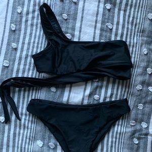 Black tie bikini
